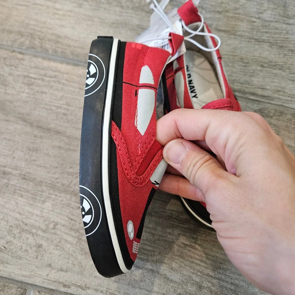 Old Navy Sneakers Toddler 6 & 7 Grey‎ Red NEW Wingtip Race Car Lot of 2 Dressy